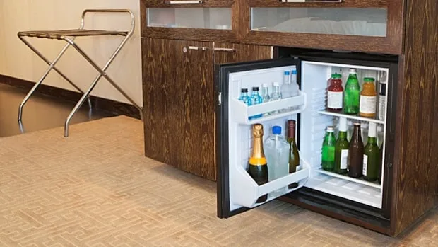 mj-618_348_clean-eating-on-the-road-get-a-fridge-in-your-hotel-room