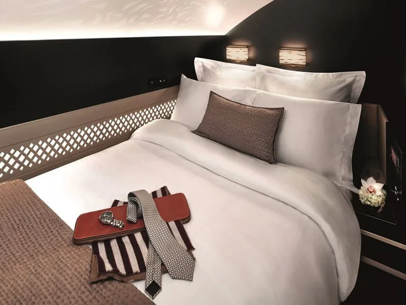 the-residence-a380-bedroom-landscape-expense0516