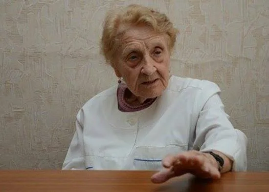 the-oldest-surgeon-of-russia-is-alla-ilyinichna-levushkina5