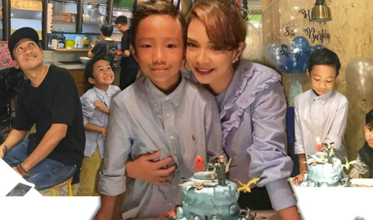 Nora Danish (7 Mac 1982)