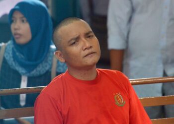 Khaireyll Benjamin Ibrahim, alias Benjy, attends his trial at a court in Medan on October 18, 2017. An Indonesian court on October 18 sentenced Malaysian actor Khaireyll Benjamin Ibrahim to 11 years in jail for possession of 5 grams of methamphetamine. / AFP PHOTO / GATHA GINTING