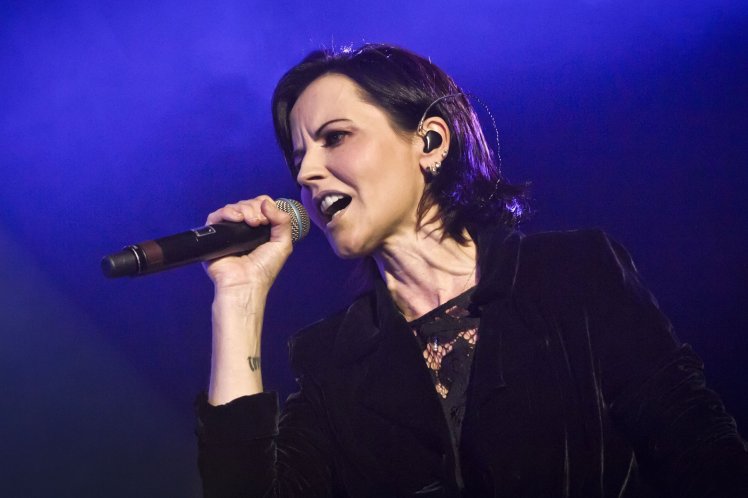 BERLIN, GERMANY - MAY 02: Singer Dolores ORiordan of the Irish band The Cranberries performs live on stage during a concert at the Admiralspalast on May 2, 2017 in Berlin, Germany. (Photo by Frank Hoensch/Redferns)
