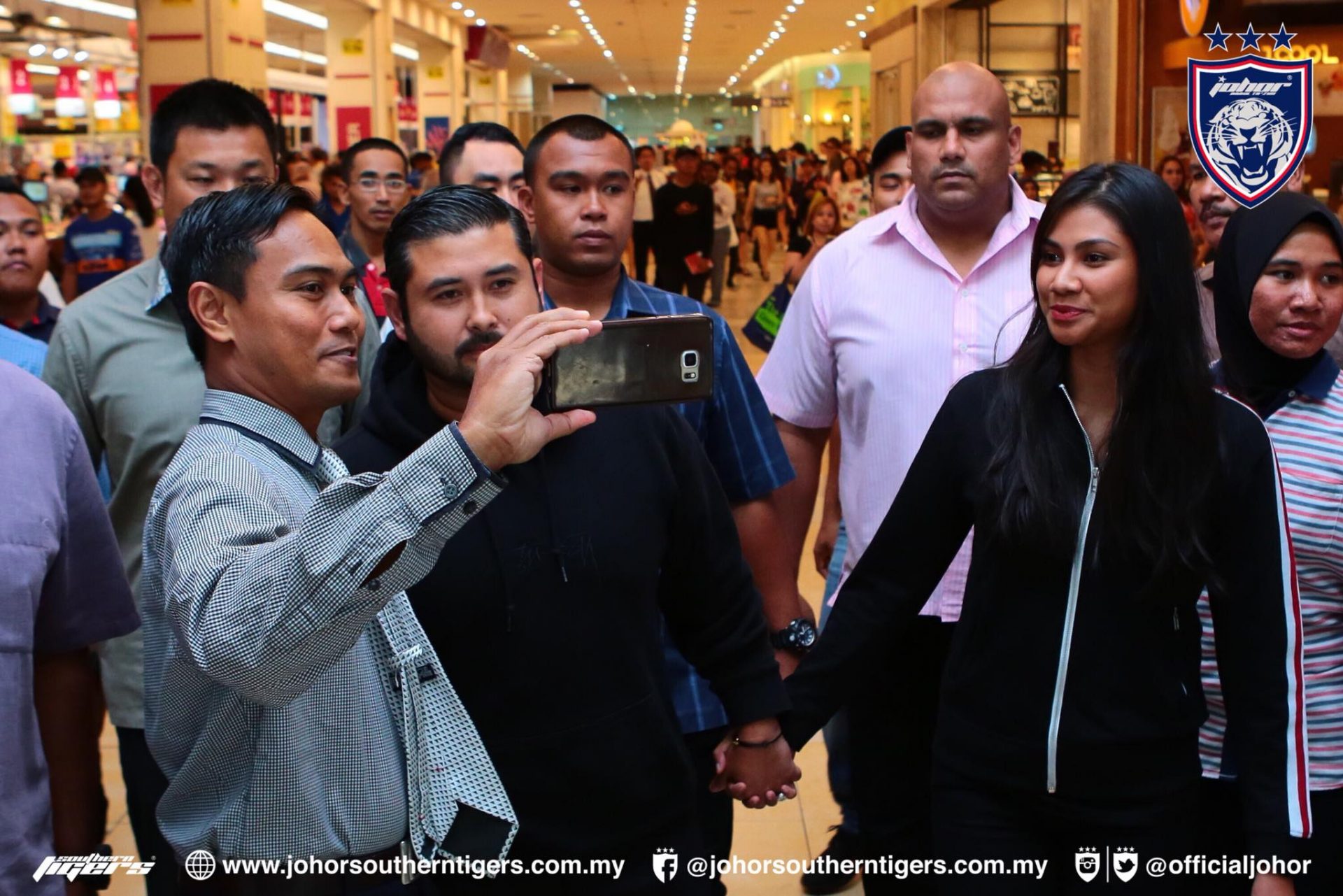 Habis RM1 Juta Belanja Rakyat! Ini 5 Rahsia TMJ Yang Ramai ...