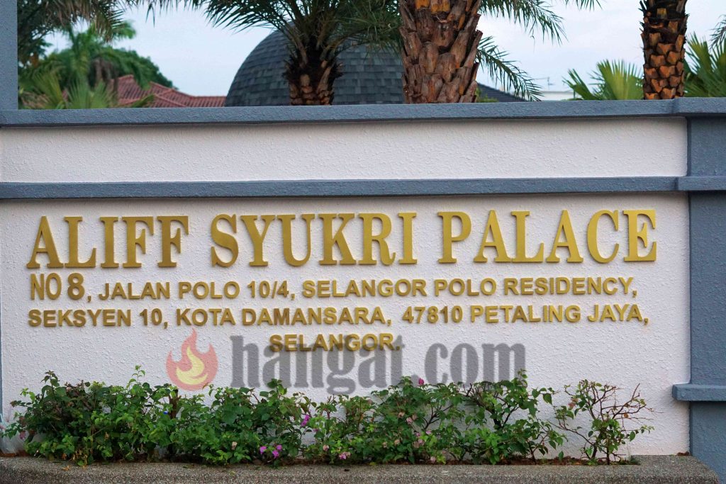 [GAMBAR] 15 Fakta Menarik Rumah Aliff Syukri Ini Boleh Buat Anda Gugup