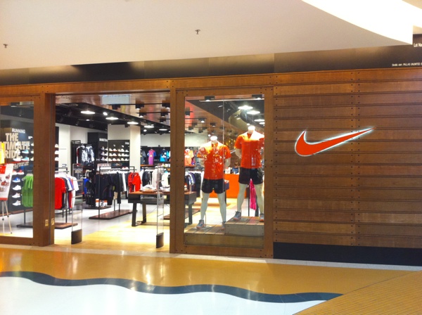 nike outlet sunway pyramid