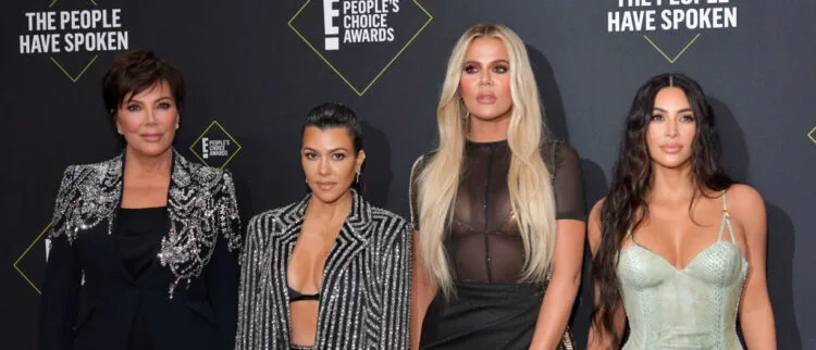 SANTA MONICA, CALIFORNIA - NOVEMBER 10: (L-R) Kris Jenner, Kourtney Kardashian, Khloé Kardashian and Kim Kardashian attend`Kim Kardashian the 2019 E! People's Choice Awards at Barker Hangar on November 10, 2019 in Santa Monica, California. (Photo by Rodin Eckenroth/WireImage)
