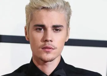 LOS ANGELES, CA, USA - FEBRUARY 15: Singer Justin Bieber arrives at the 58th Annual GRAMMY Awards held at Staples Center on February 15, 2016 in Los Angeles, California, United States. 15 Feb 2016 Pictured: Justin Bieber. Photo credit: Xavier Collin/Image Press Agency/MEGA TheMegaAgency.com +1 888 505 6342 (Mega Agency TagID: MEGA327010_003.jpg) [Photo via Mega Agency]