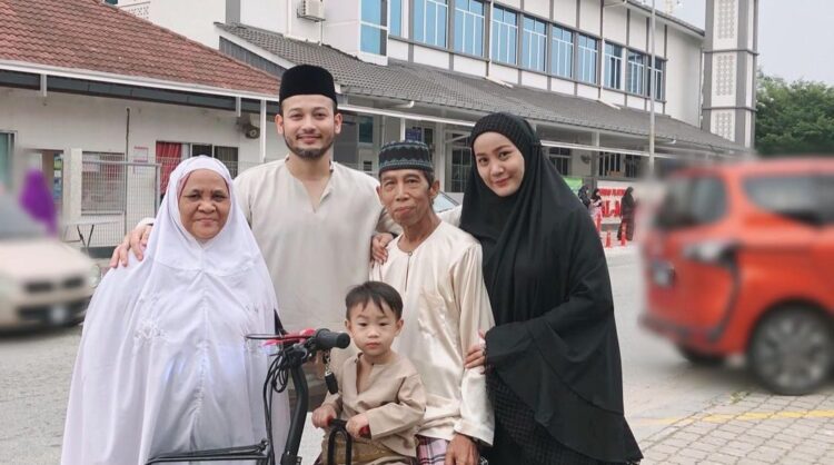 via Instagram @yanasamsudin