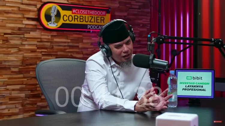 via Youtube Deddy Corbuzier