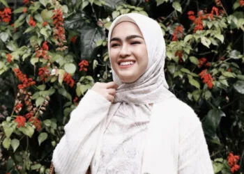 via Instagram @elfiraloy