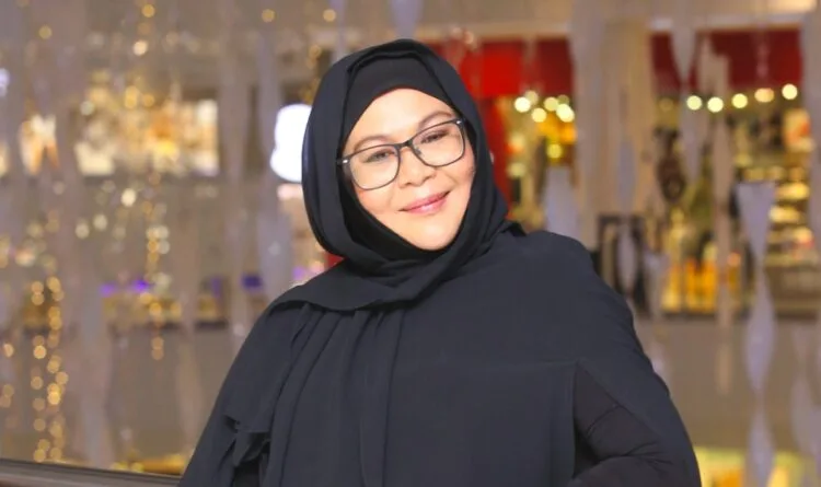 PETALING JAYA 22 AUGUST 2017. Pelakon, Erma Fatima dikenali Mak Cun ketika Peniagawati lancarkan program Malaysia Fashion and Business Mission to New York . NSTP/NURUL SHAFINA JEMENON