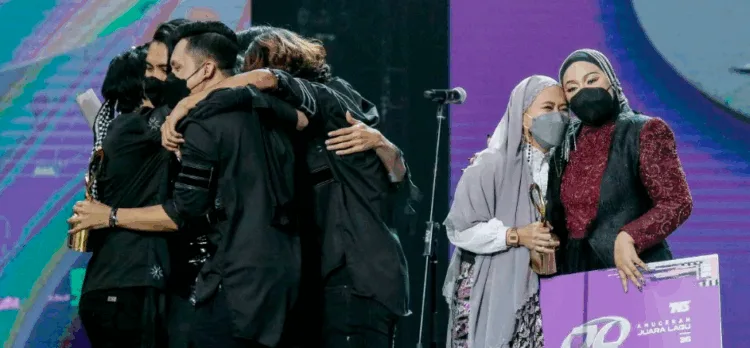 foto via Harian Metro/Aizuddin Saad