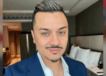 via (IG) Fazley Yaakob