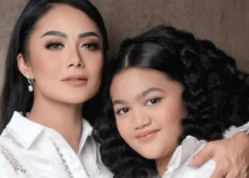 via (IG) Krisdayanti