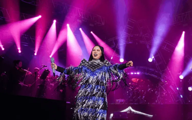 Aina dalam persalinan rekaan Rizman Ruzaini