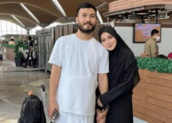 via Instagram Nelydia Senrose