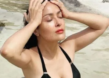 Foto - IG @salmahayek