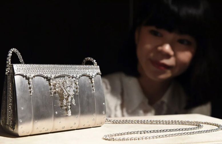 Beg tangan termahal berharga RM29 juta - Kosmo Digital