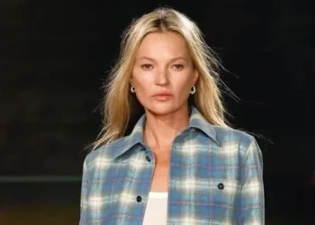 Foto - Footwear News