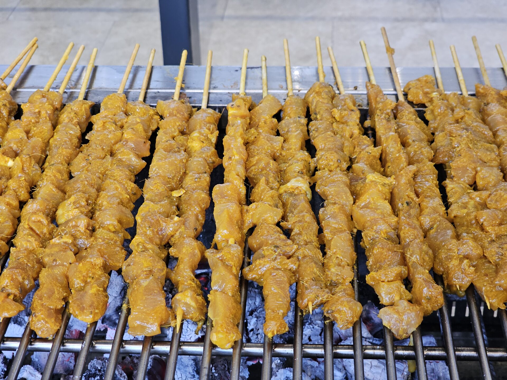 Sate Sekaki Jadi Tumpuan Di Courtyard By Marriott Melaka, Memang ‘Rare’