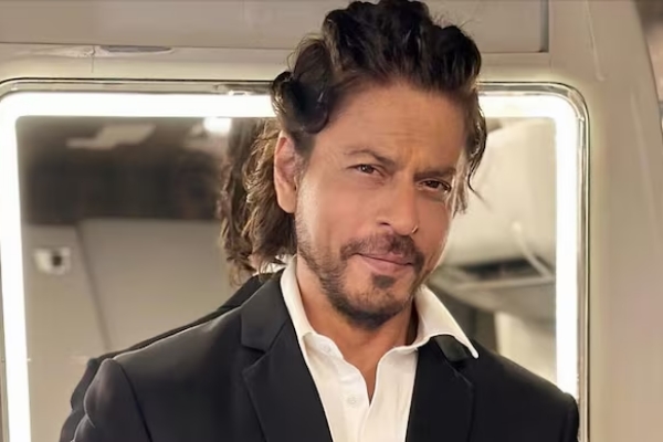 Mengejutkan! Kenapa Wanita Ini Tiba-Tiba Tampar Shah Rukh Khan?