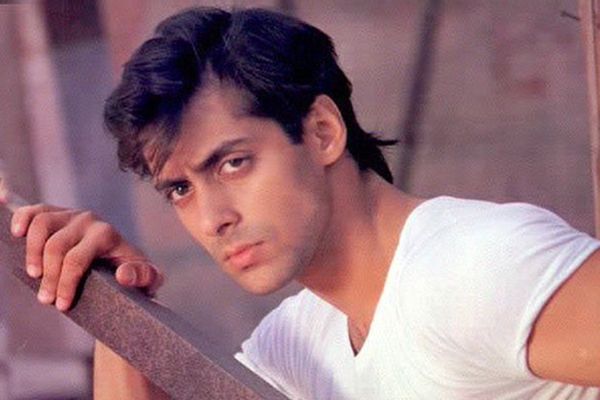 Miskin & Tak Cukup Duit, Aktor Ini Bantu Belikan Baju Untuk Salman Khan