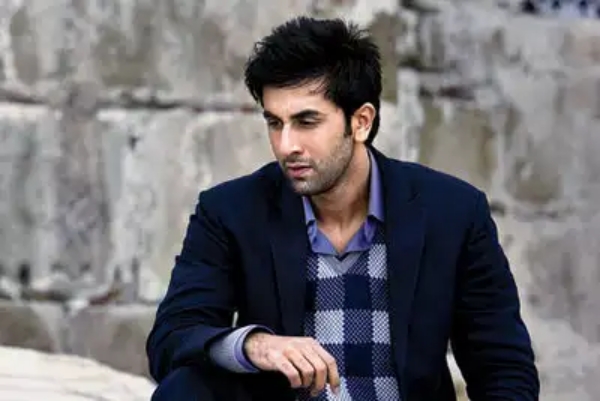 “Rakus Ye…”- 3 Aktor Bollywood Yang Terkenal Dengan Adegan Ciuman Terganas