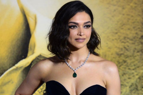 Deepika Padukone Dedah Diminta Untuk Implan Payudara Pada Usia 18 Tahun
