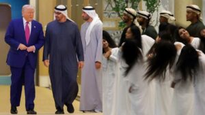[VIDEO] Gelagat Trump Terkejut Disambut Dengan Tarian Kibas Rambut di UAE, Ini Cerita Di Sebaliknya