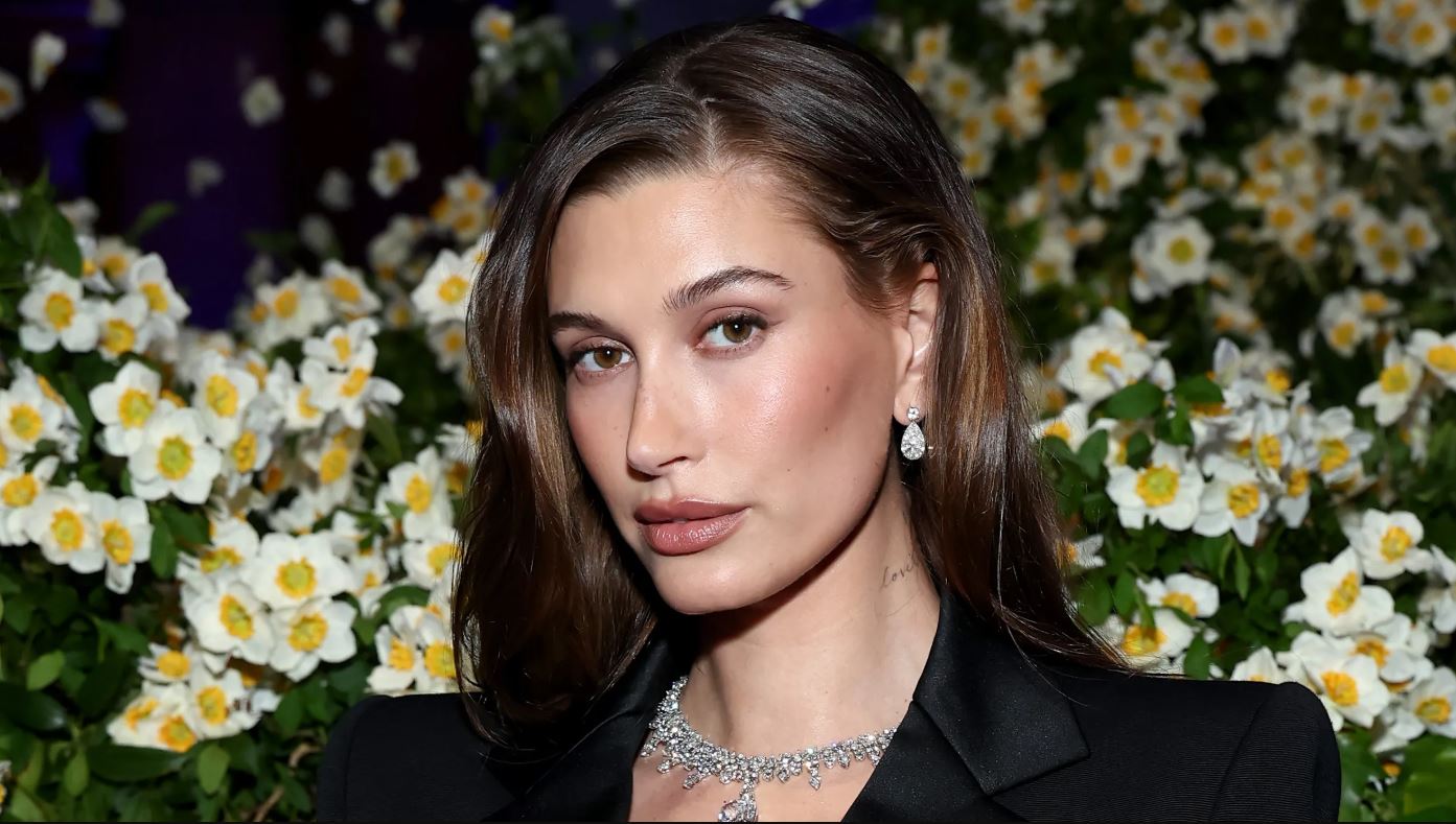 Hailey Bieber Dedah Jual Perniagaan Skincare Rhode Bernilai RM4.7 Bilion