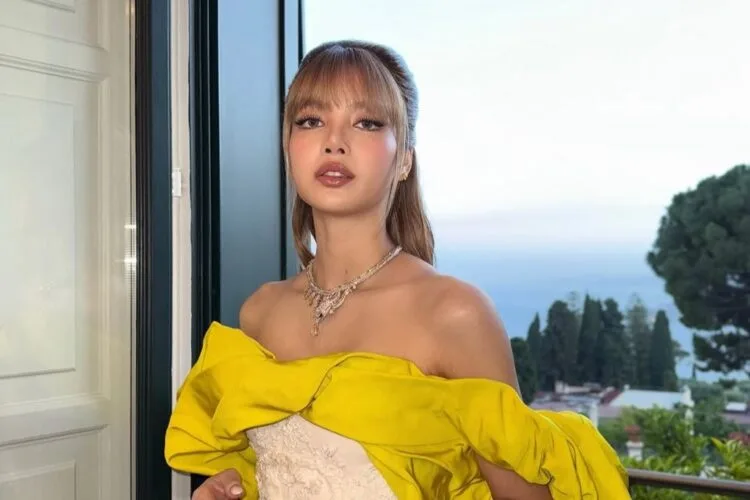 Foto - @lalalalisa_m (IG)