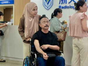 [VIDEO] Bonda Rozita Ibrahim Kongsi Detik Cemas Suami Dikejarkan Ke Hospital Di China
