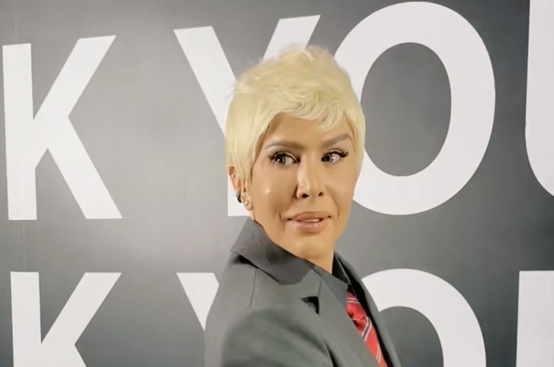 Zahida Rafik Makin ‘Stunning’ Di KLFW 2025, Rambut Blonde Macam Supermodel