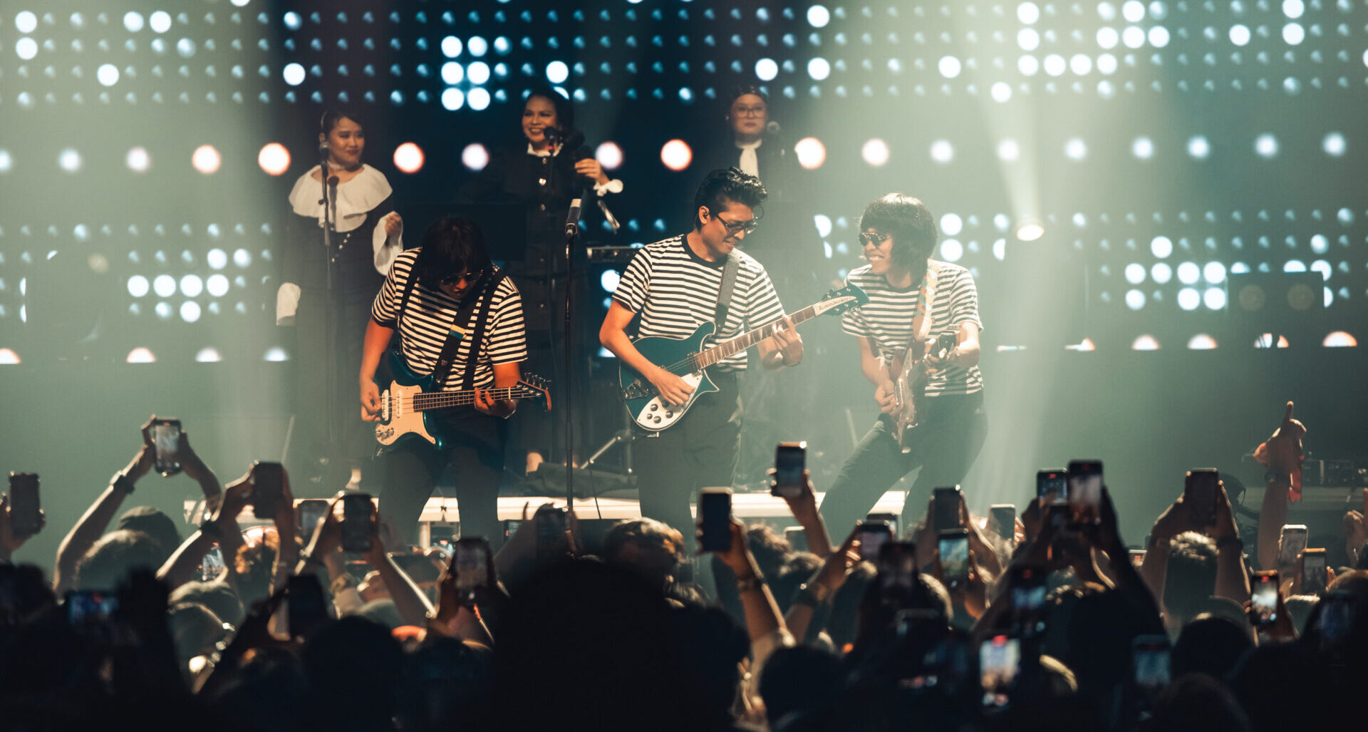 Konsert Al-Kisah Kugiran MASDO 10 Tahun Berjaya Satukan Ribuan Peminat Dengan Penuh Nostalgia