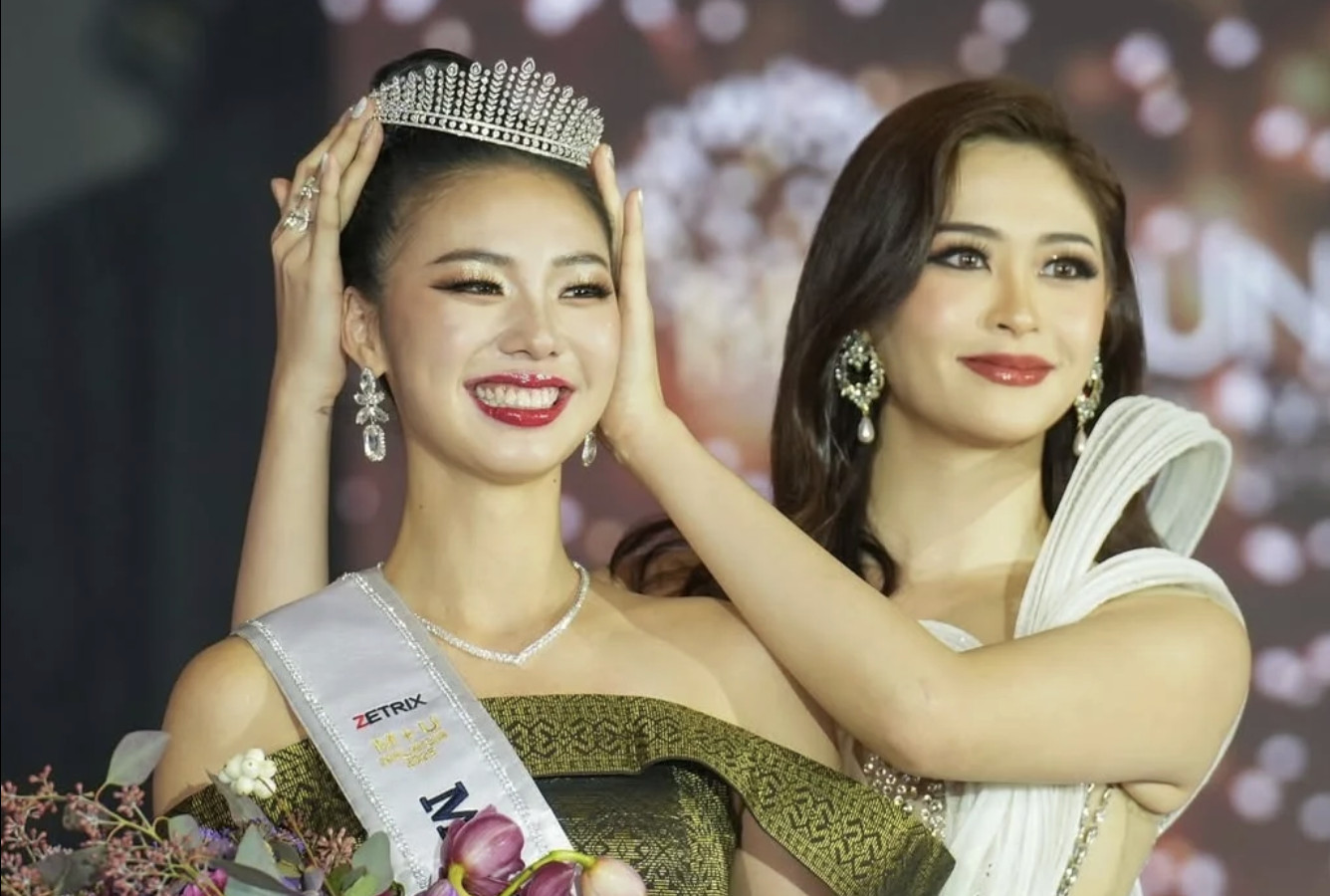 Selepas Bergelar Miss Universe Malaysia 2025, Chloe Lim Dilihat Bergandingan Dengan Menteri