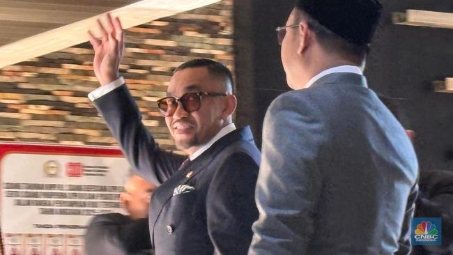[VIDEO] Seluar Dalam Ahmad Sahroni Antara Dikebas & Dijulang Saat Rumah Diserbu
