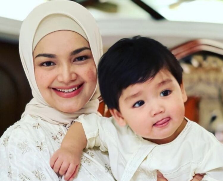 via Instagram Siti Nurhaliza