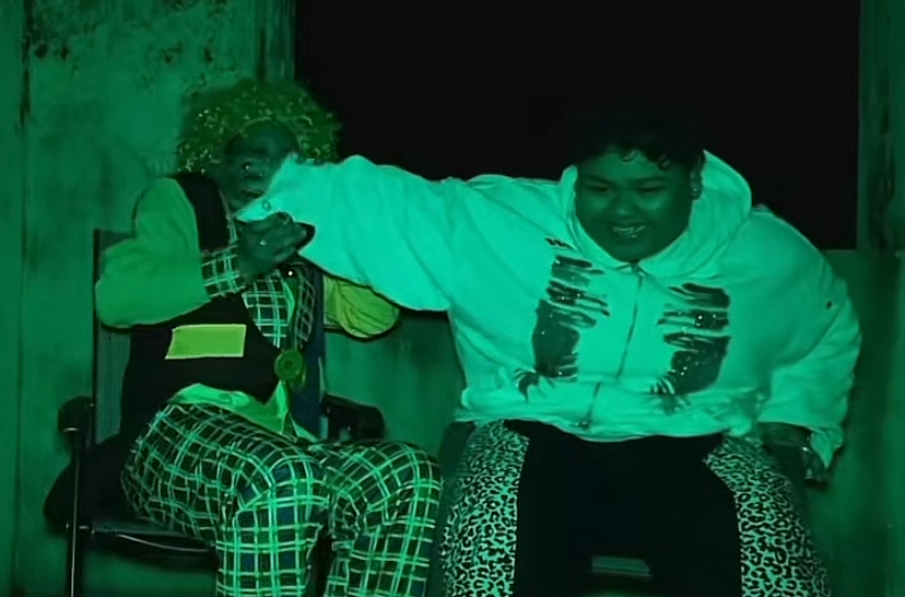 [VIDEO] Momen Lucu Paranormal Cik B Bersama Cik Lan, Buatkan Netizen Ketawa