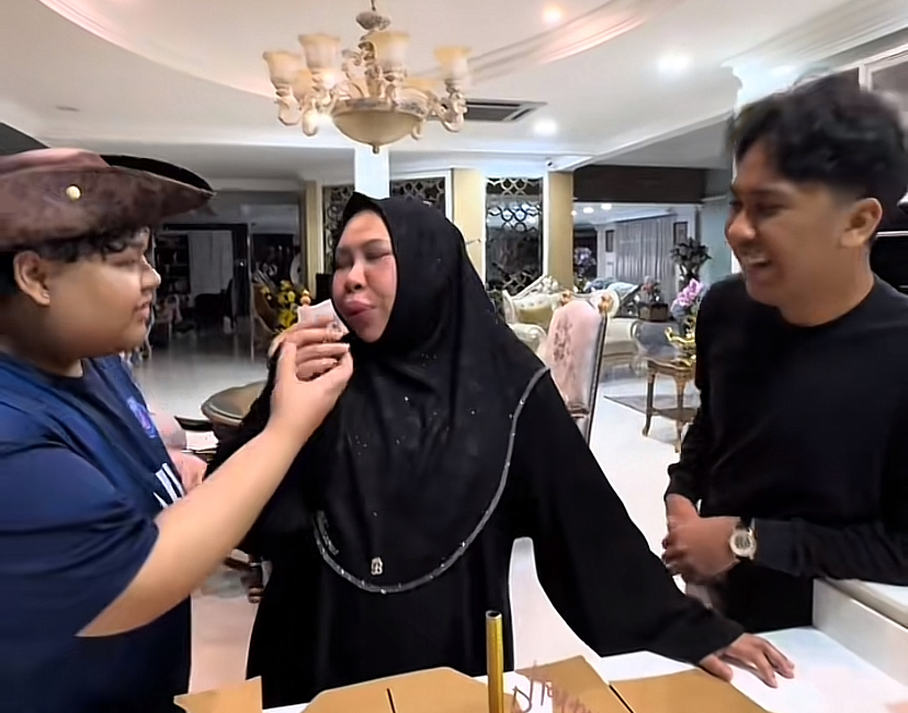 [VIDEO] Kacak & Cik B Pertama Kali Buat Kejutan Sambut Birthday Dato Seri Vida