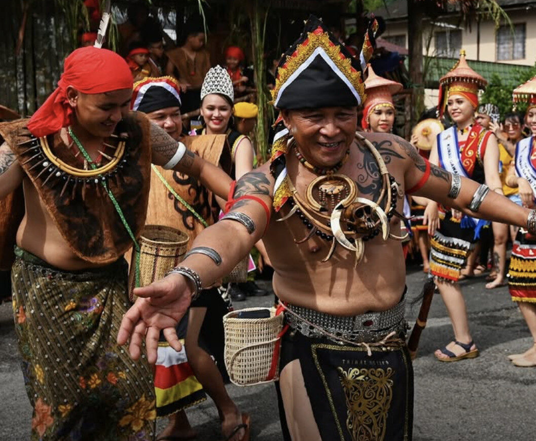 “Berita Baik Tok Untuk Kitak Orang Sarawak”- 5 Pengumuman Menarik Dari AirAsia Sempena Lan Berambeh Anak Sarawak 2025