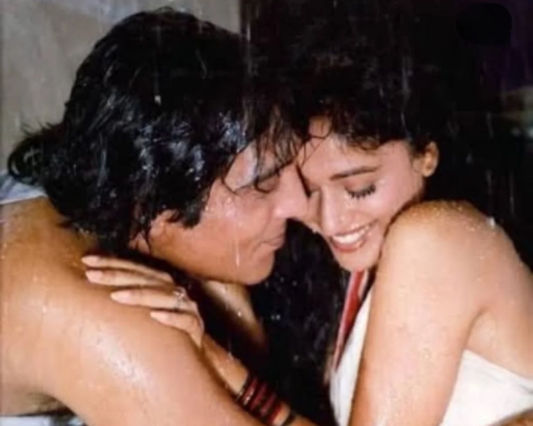 Gara-Gara Adegan Ini, Madhuri Dixit Trauma Berlakon Dengan Vinod Khanna