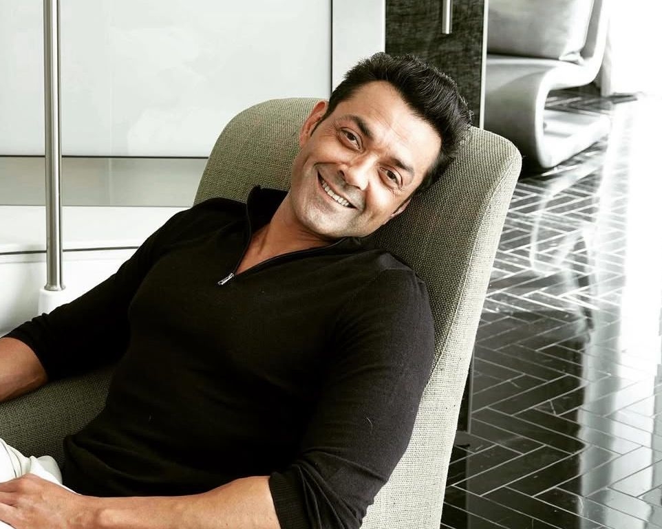 Bobby Deol Kompelin Tentang Nafas Busuk Heroin ‘Gupt’ Kepada Pengarah- “Mulut Dia Busuk!”