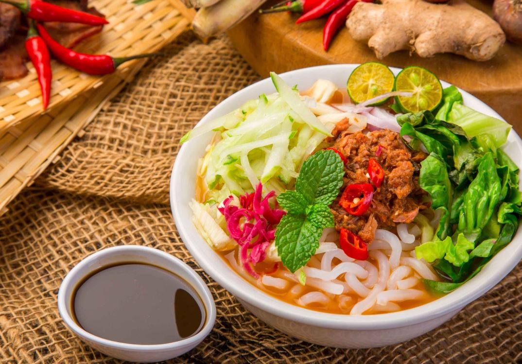 Dari Asam Laksa ke Laksa Gebuk: Surga Rasa Untuk Pencinta Laksa!