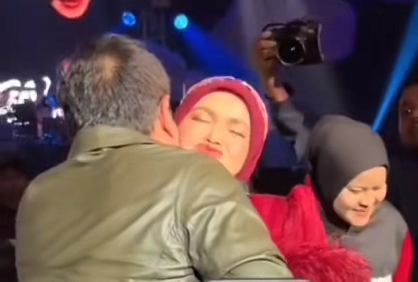 [VIDEO] Aksi Manja Datuk Khalid Apabila Bersama Siti Nurhaliza Buatkan Netizen Teruja