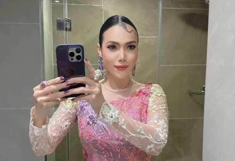 via Instagram Farahdhiya