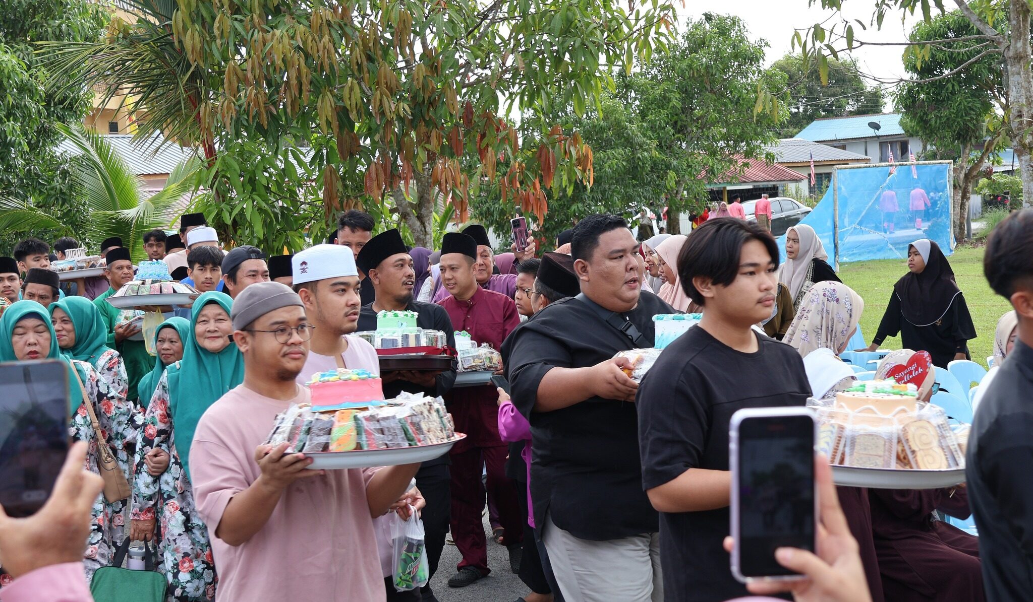 Hidden Gem Sarawak, Tradisi Unik ‘Palak Kuih’ 80 Tahun Di Kampung Sebandi Ulu