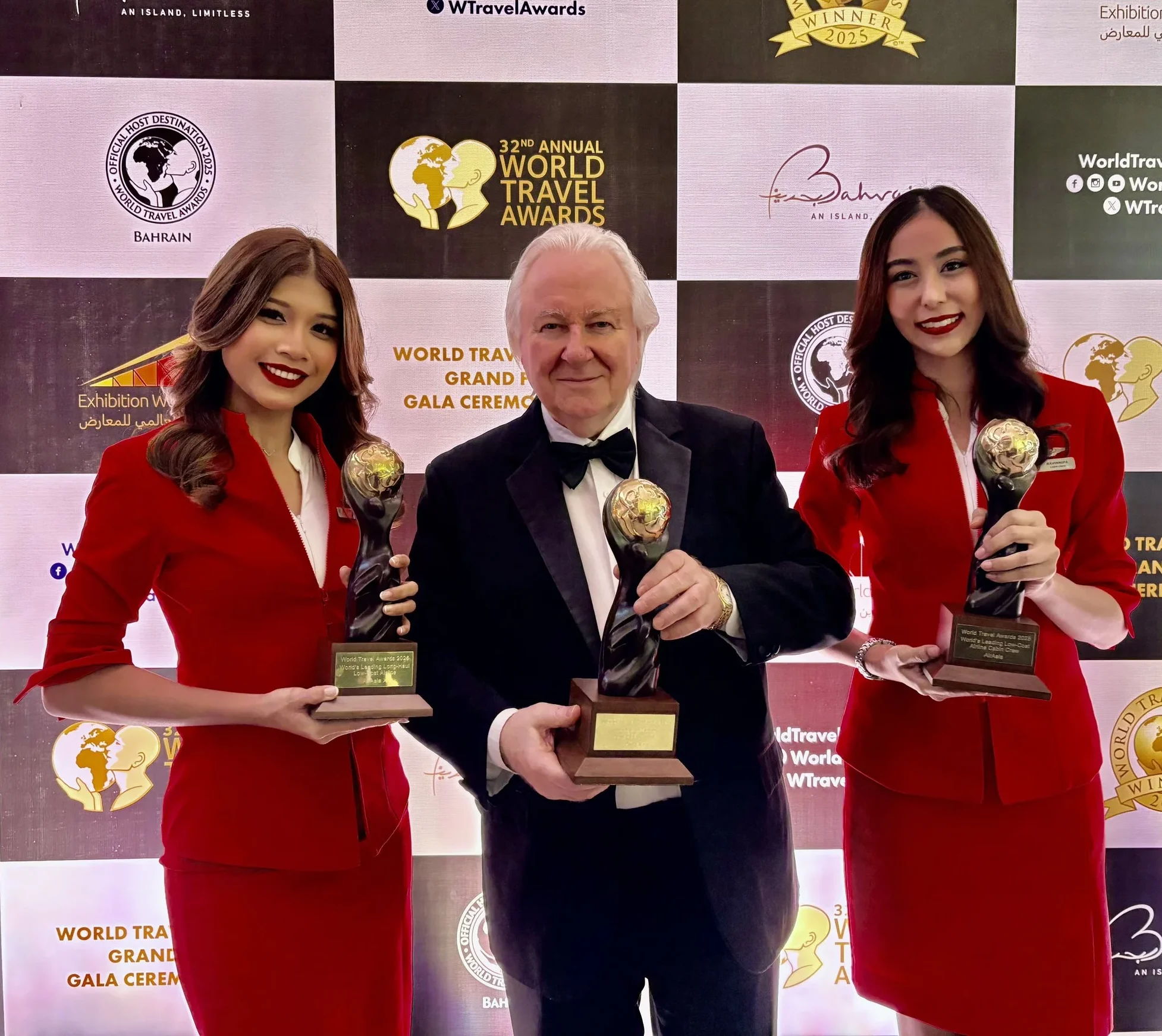 Kabin Kru AirAsia Diktiraf Terbaik Di Dunia, Ini 2 Lagi Anugerah Mereka Rangkul Di Bahrain