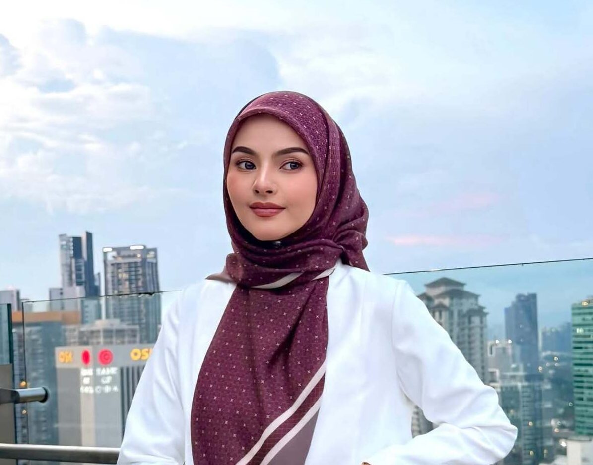 Sikap Ikhlas Mia Azahar Buat Peniaga Kecil ‘Full House’ Order- “Tak Suruh Pun, Tapi Dia Review!” ,