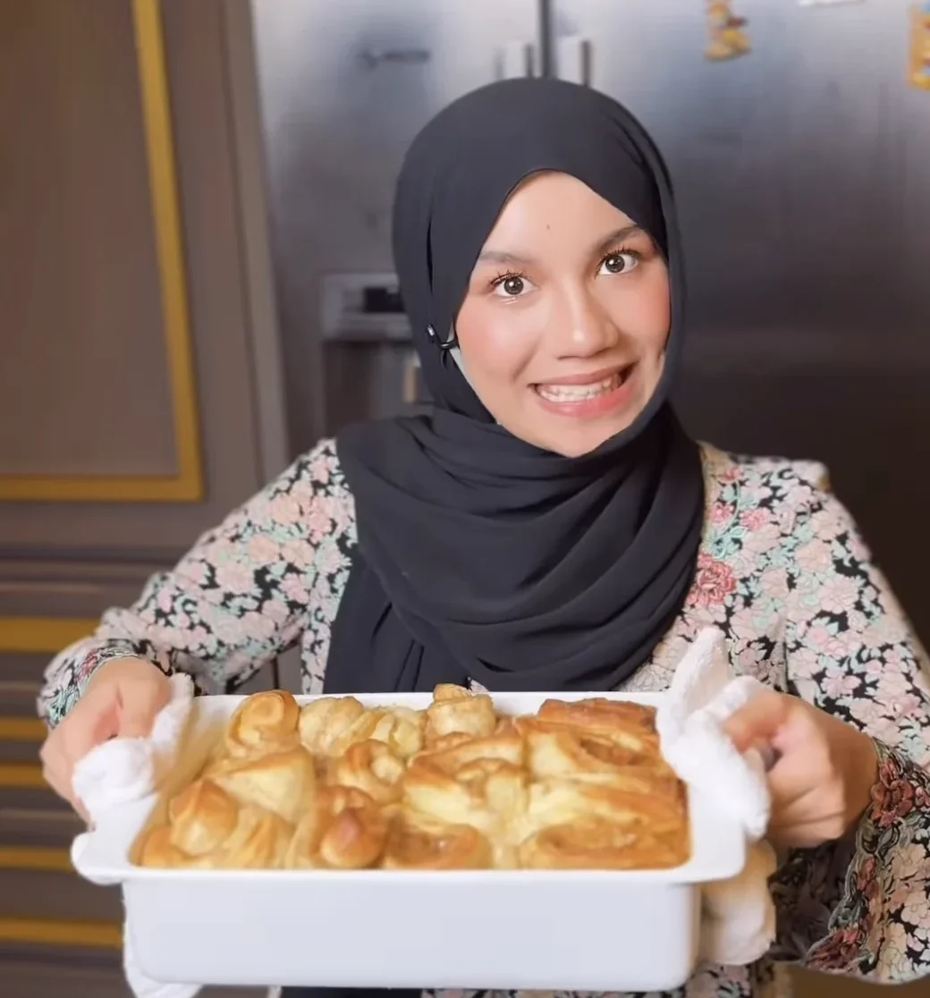 Cinnamon Roll Hasil Tangan Qadejah Dipuji,- ‘Bab Bakery Dia Menang’