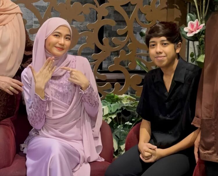 via Instagram @elyamaisara_